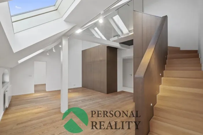 Pronájem bytu 3+1, Praha, U akademie, 130 m2