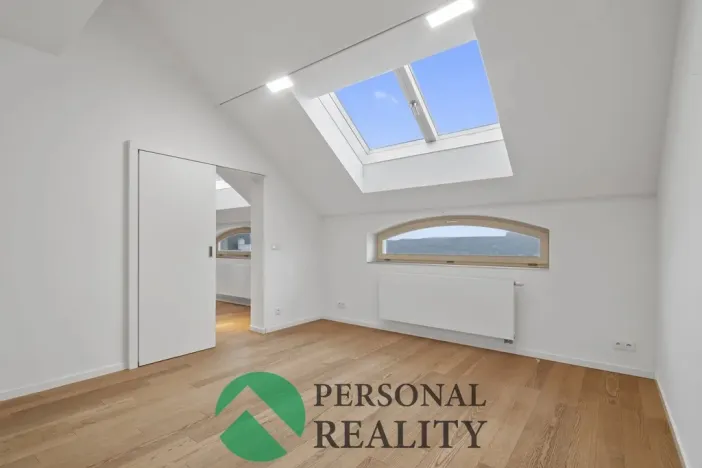 Pronájem bytu 3+1, Praha, U akademie, 130 m2