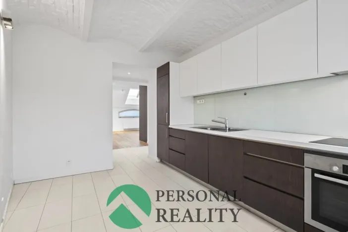 Pronájem bytu 3+1, Praha, U akademie, 130 m2