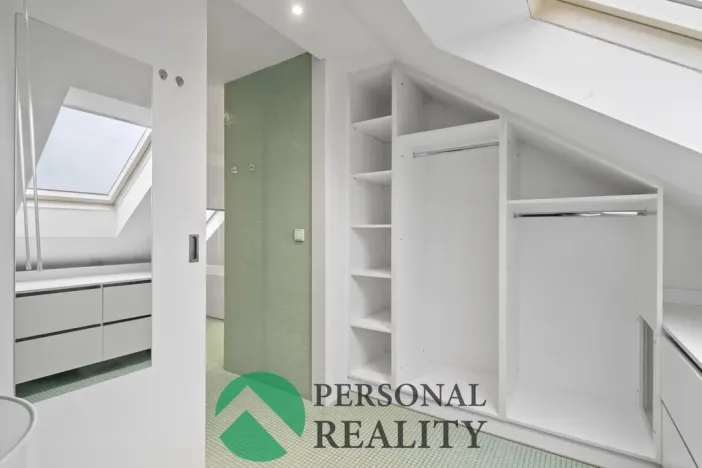 Pronájem bytu 3+1, Praha, U akademie, 130 m2