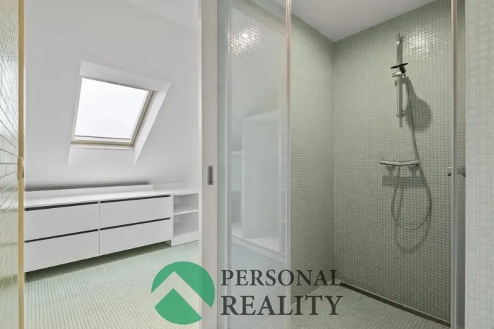 Pronájem bytu 3+1, Praha, U akademie, 130 m2