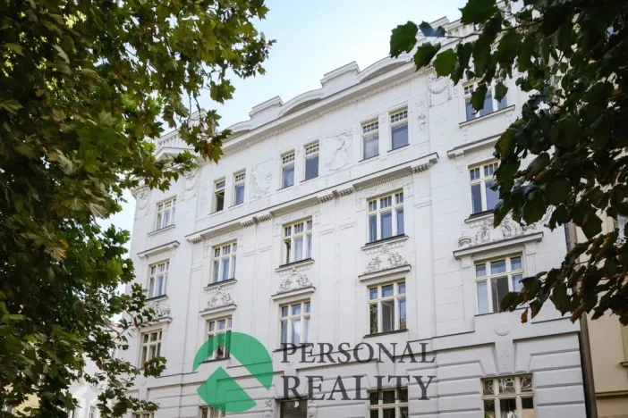 Pronájem bytu 3+1, Praha, U akademie, 130 m2