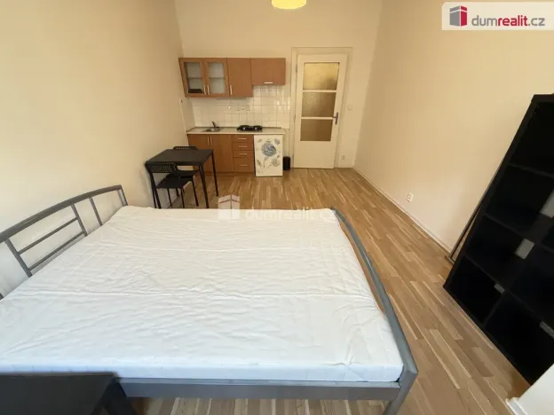 Pronájem bytu 1+kk, Praha - Smíchov, Moulíkova, 25 m2