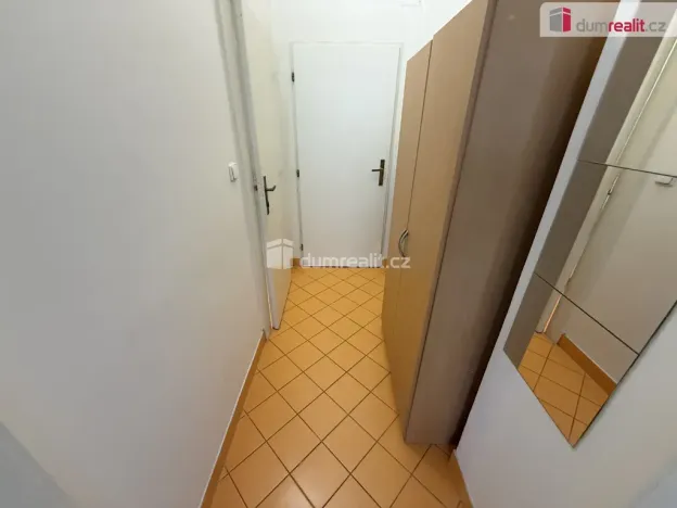 Pronájem bytu 1+kk, Praha - Smíchov, Moulíkova, 25 m2