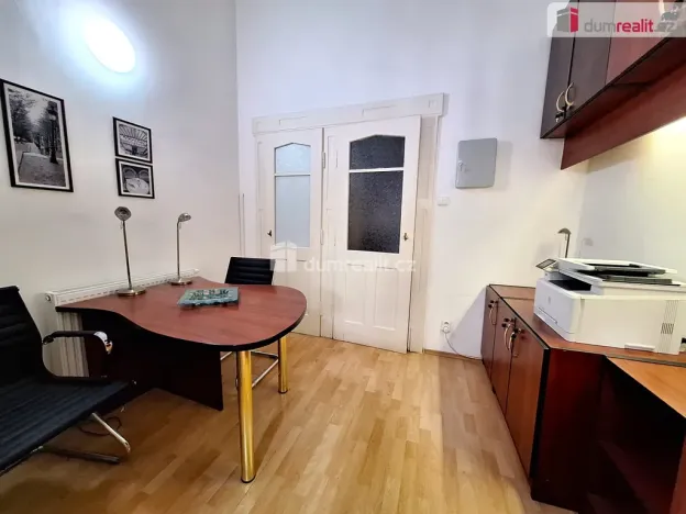 Pronájem kanceláře, Praha, Bubenečská, 51 m2