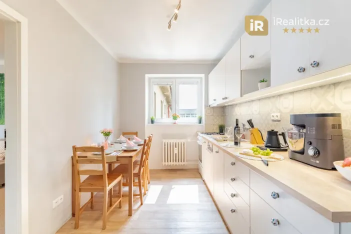 Prodej bytu 3+1, Pardubice - Bílé Předměstí, Ke Kamenci, 73 m2