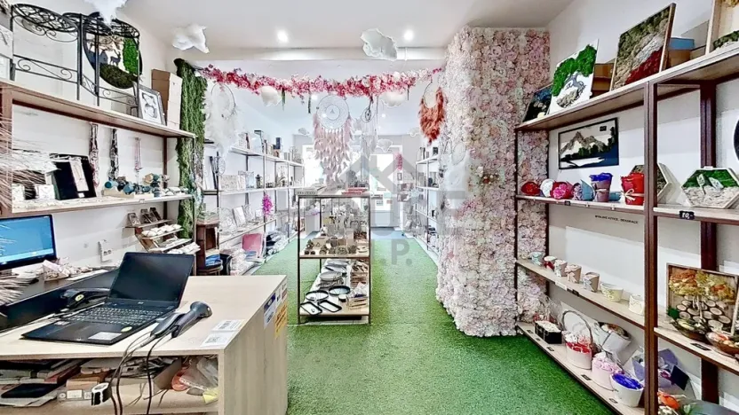 Pronájem obchodního prostoru, Praha - Kobylisy, Klapkova, 40 m2