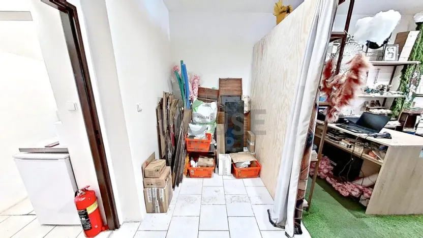 Pronájem obchodního prostoru, Praha - Kobylisy, Klapkova, 40 m2