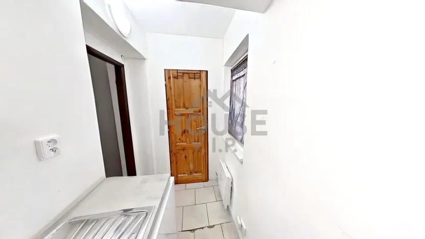 Pronájem obchodního prostoru, Praha - Kobylisy, Klapkova, 40 m2