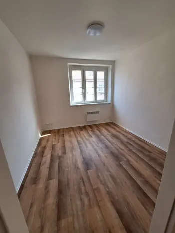 Pronájem bytu 2+kk, Praha - Vysočany, Novovysočanská, 60 m2