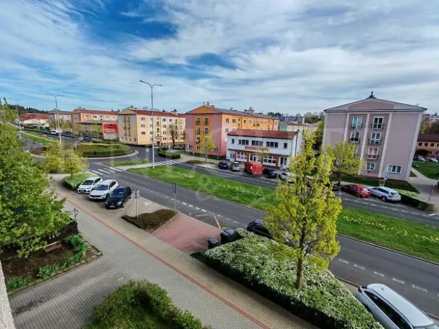 Prodej bytu 3+1, Ostrov, Hlavní třída, 76 m2