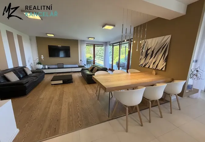 Prodej rodinného domu, Slatinky, 258 m2