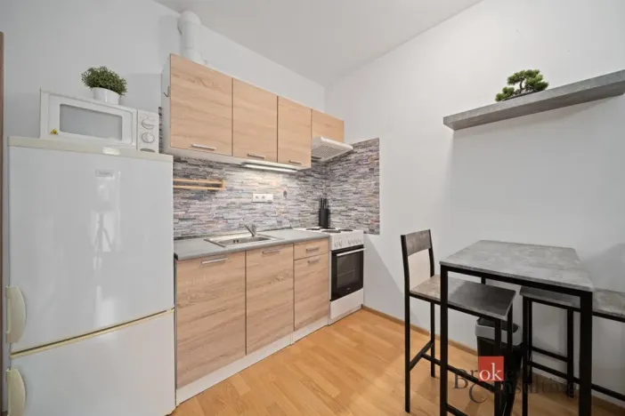 Pronájem bytu 1+kk, Hradec Králové - Nový Hradec Králové, Kejzlarova, 31 m2