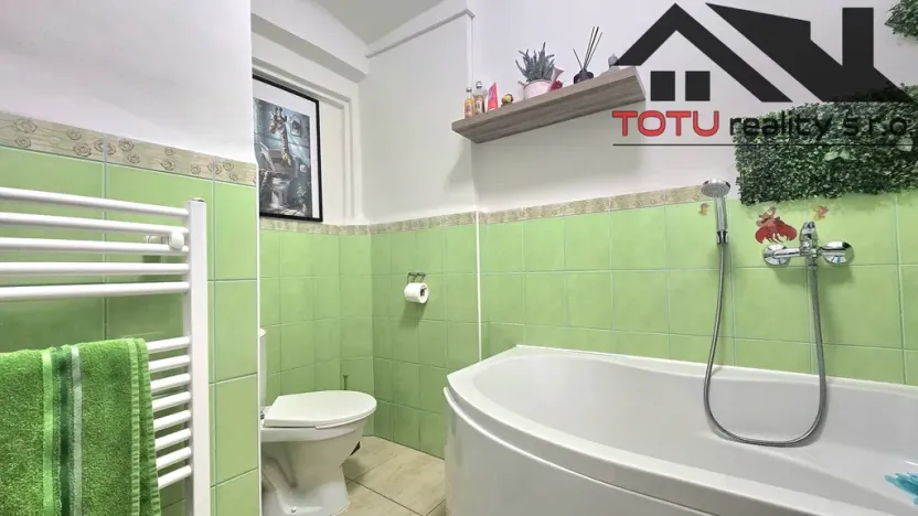 Prodej bytu 4+1, Kuks, 91 m2