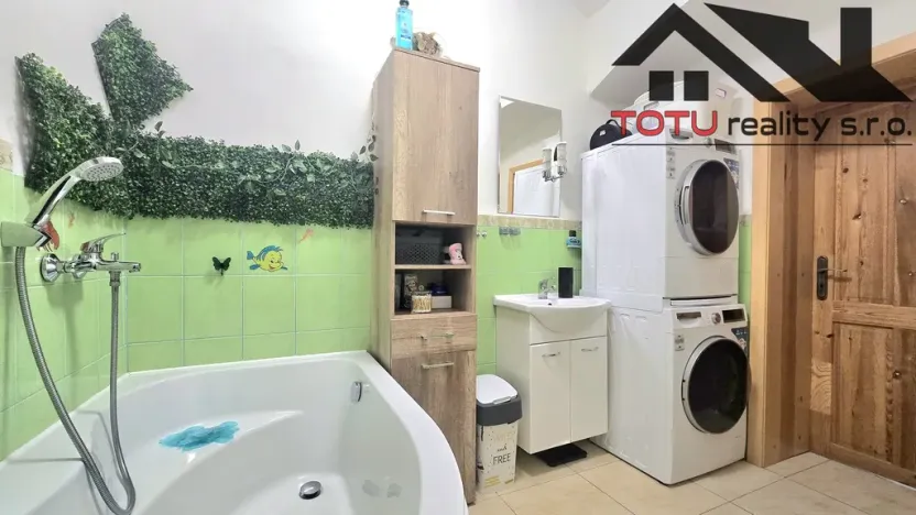 Prodej bytu 4+1, Kuks, 91 m2