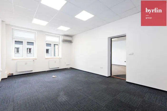 Pronájem kanceláře, Opava, Pekařská, 273 m2