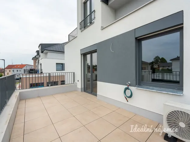 Pronájem bytu 2+kk, Praha - Třeboradice, U Slaviborského dvora, 52 m2