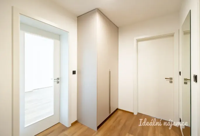 Pronájem bytu 2+kk, Praha - Třeboradice, U Slaviborského dvora, 56 m2