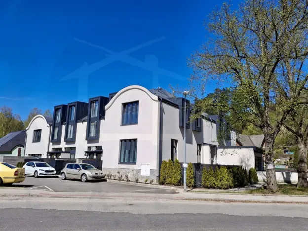 Prodej bytu 3+kk, Bělá pod Bezdězem, U Kina, 72 m2