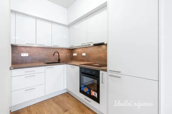 Pronájem bytu 2+kk, Praha - Vysočany, Gerstelova, 52 m2