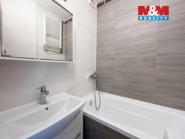 Pronájem bytu 1+1, Benešov nad Ploučnicí, Děčínská, 33 m2