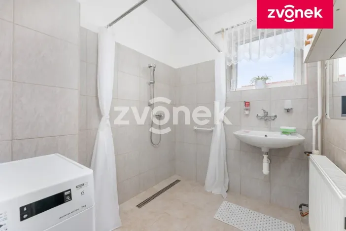 Prodej rodinného domu, Ublo, 300 m2