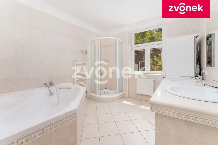 Prodej rodinného domu, Březnice, 207 m2