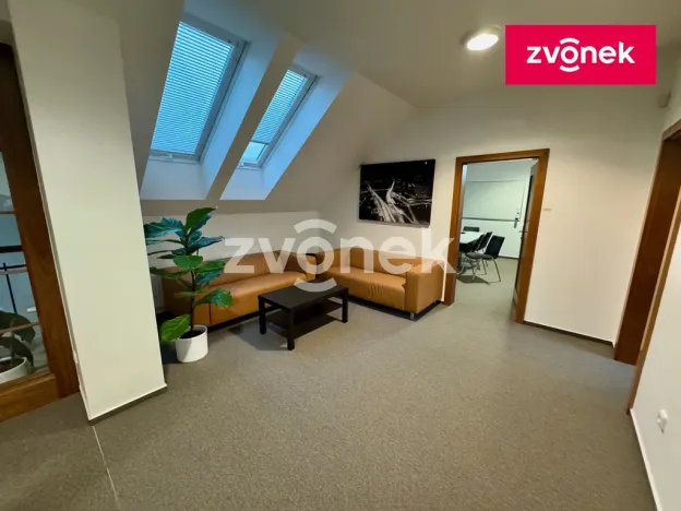 Pronájem kanceláře, Zlín, Vršava I, 460 m2