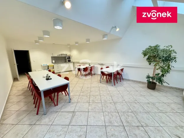 Pronájem kanceláře, Zlín, Vršava I, 460 m2