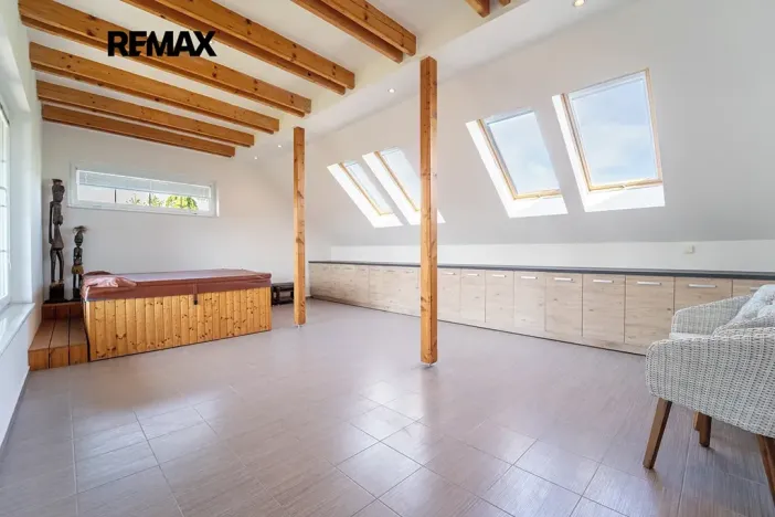 Prodej rodinného domu, Chrášťany, 175 m2