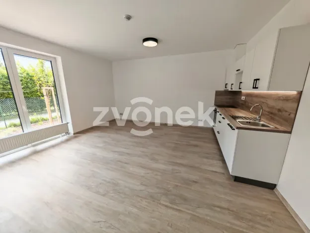 Pronájem bytu 1+kk, Otrokovice, Moravní, 36 m2
