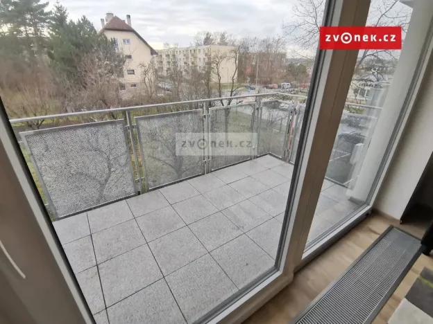 Pronájem bytu 1+kk, Zlín - Malenovice, třída Svobody, 37 m2