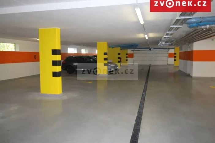Pronájem garáže, Zlín - Malenovice, třída Svobody, 18 m2