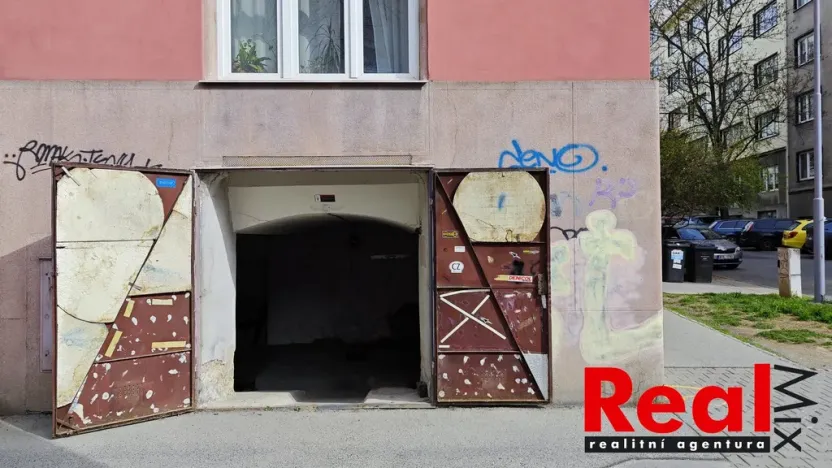 Pronájem garáže, Brno - Veveří, Grohova, 30 m2