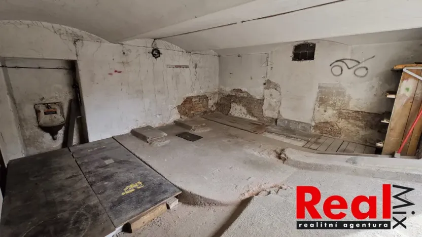 Pronájem garáže, Brno - Veveří, Grohova, 30 m2