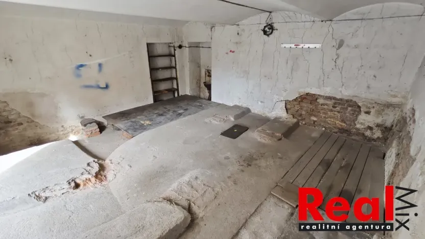 Pronájem garáže, Brno - Veveří, Grohova, 30 m2
