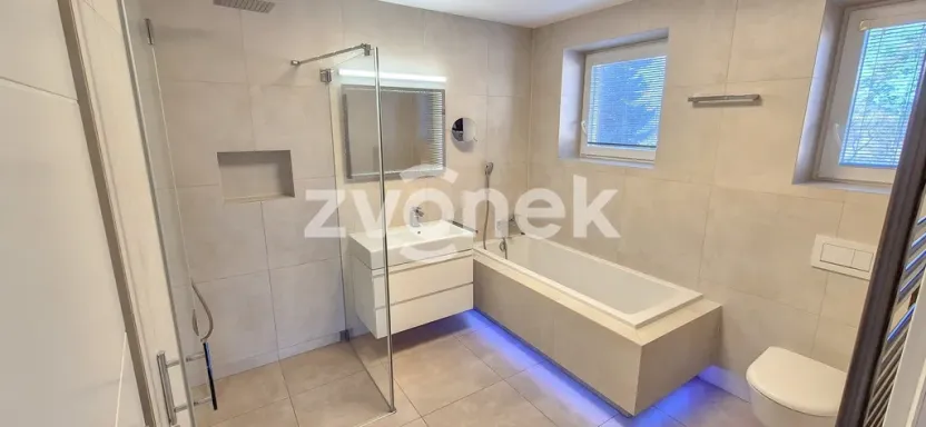 Pronájem bytu 2+1, Zlín - Kostelec, Lešenská, 75 m2