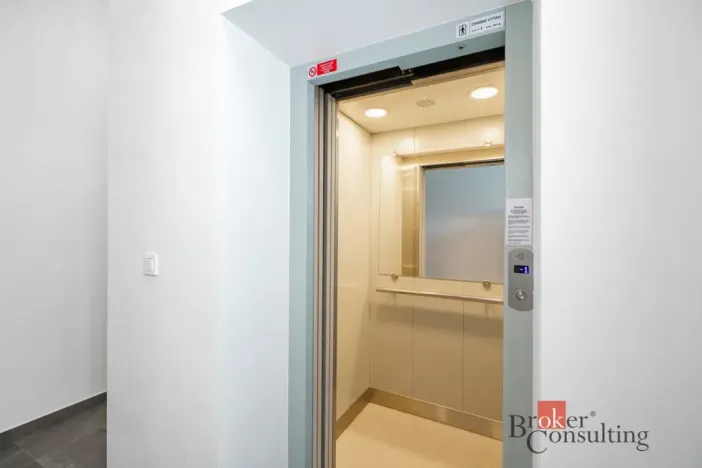 Pronájem bytu 4+1, Praha - Modřany, Barunčina, 78 m2