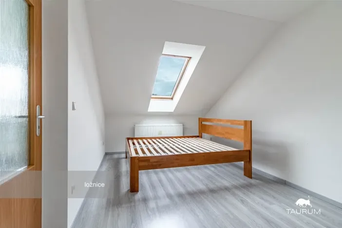 Prodej bytu 2+kk, Tymákov, 52 m2