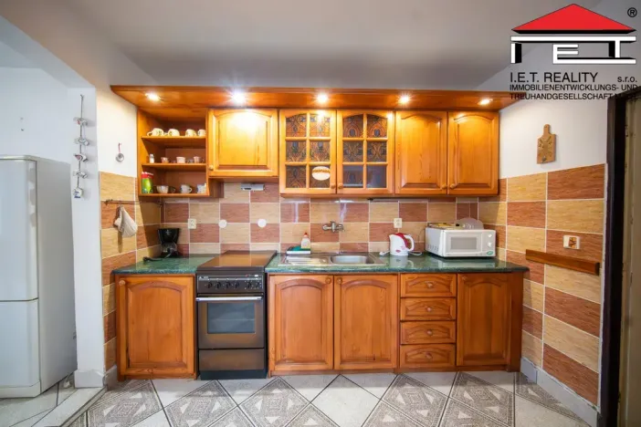 Prodej rodinného domu, Rynholec, nám. 1. máje, 561 m2