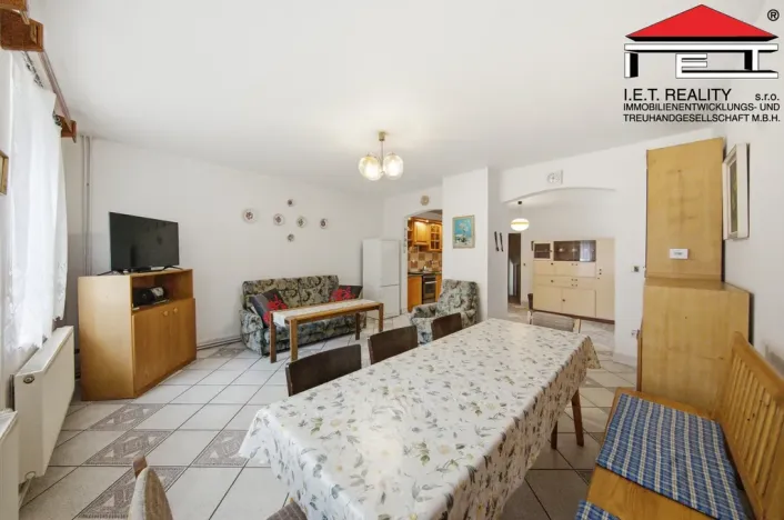 Prodej rodinného domu, Rynholec, nám. 1. máje, 561 m2