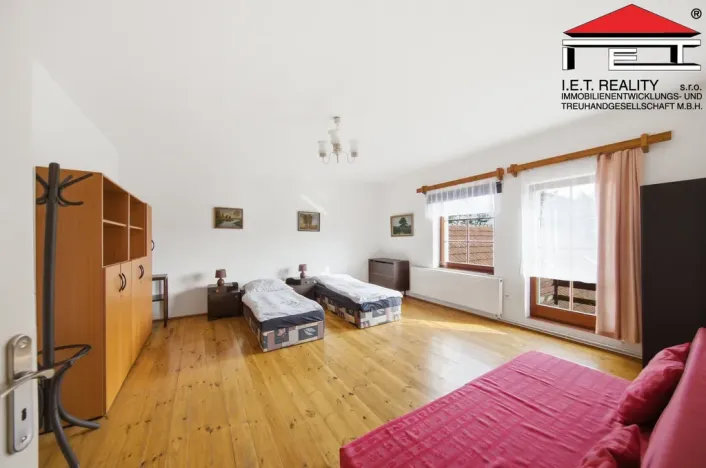 Prodej rodinného domu, Rynholec, nám. 1. máje, 561 m2