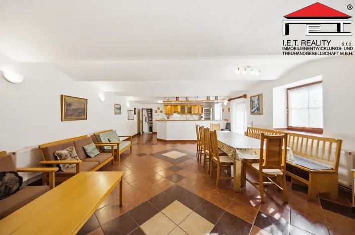 Prodej rodinného domu, Rynholec, nám. 1. máje, 561 m2