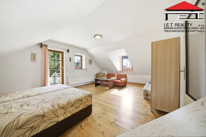 Prodej rodinného domu, Rynholec, nám. 1. máje, 561 m2