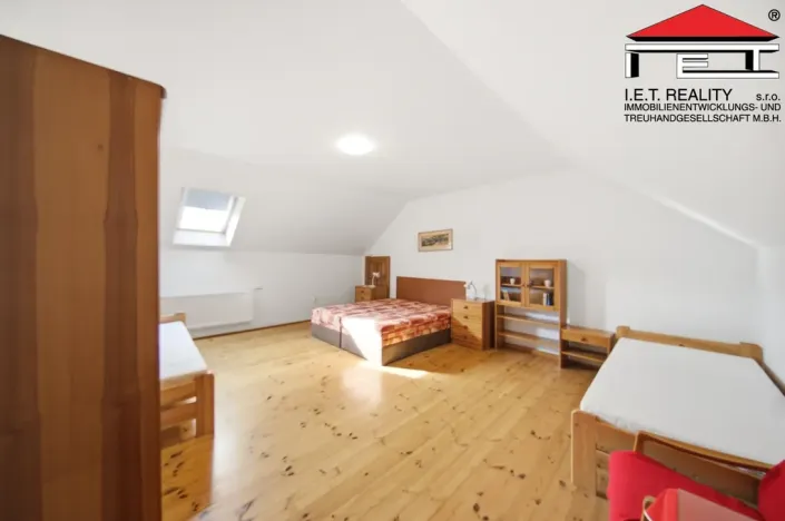 Prodej rodinného domu, Rynholec, nám. 1. máje, 561 m2