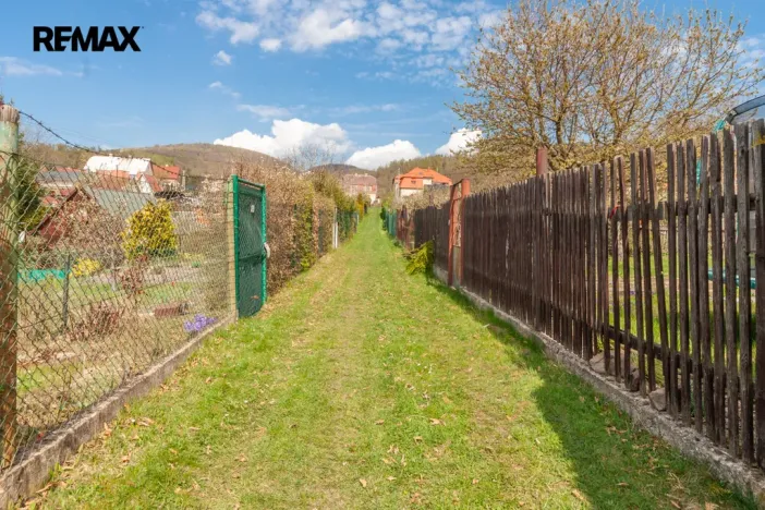 Prodej zahrady, Lom, 522 m2