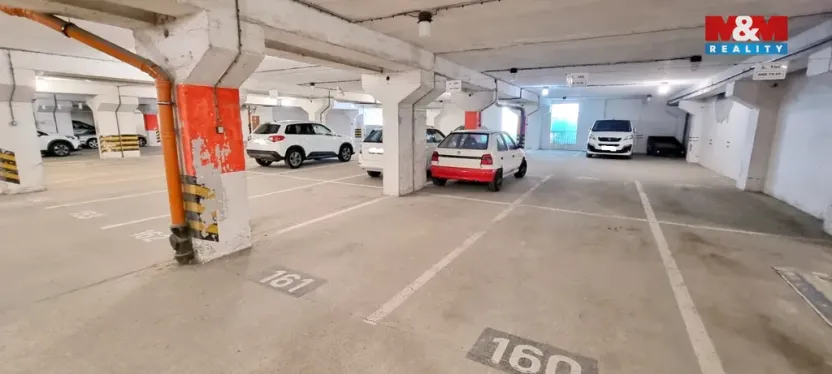 Prodej garážového stání, Praha, Ve Lhotce, 12 m2