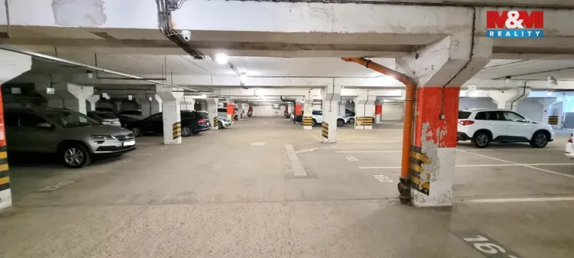 Prodej garážového stání, Praha, Ve Lhotce, 12 m2