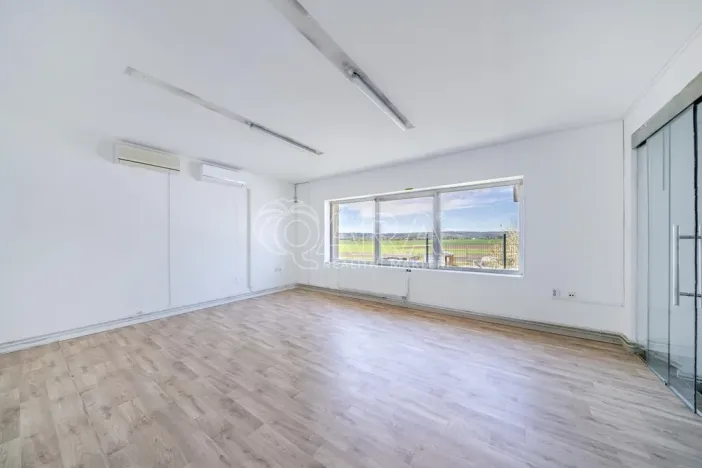 Pronájem obchodního prostoru, Sukorady, 330 m2