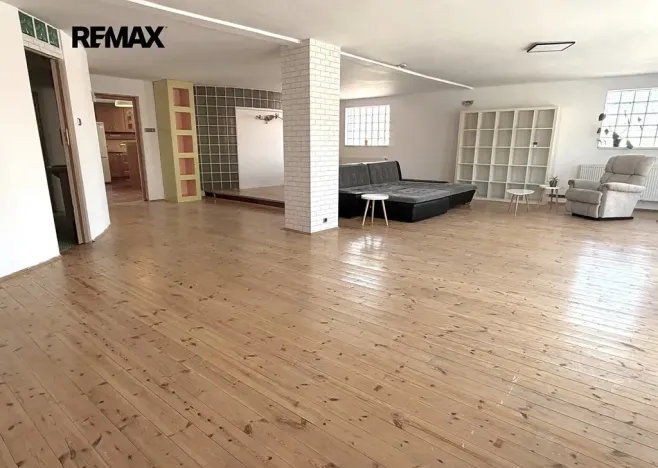 Pronájem atypického bytu, Kladno, Nezamyslova, 137 m2